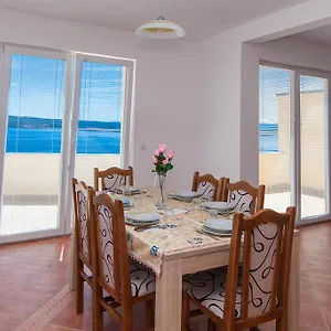 https://apartmani-turudic.primorje-gorskikotar.com